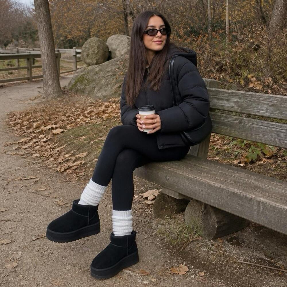 UGG classic ultra mini platform black Suede Sherpa WOMEN Winter Boots Size 7 US